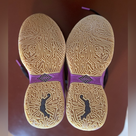 **LIKE NEW** Youth 6Y Lebron XX “Young Heirs” shoes - Picture 12 of 13